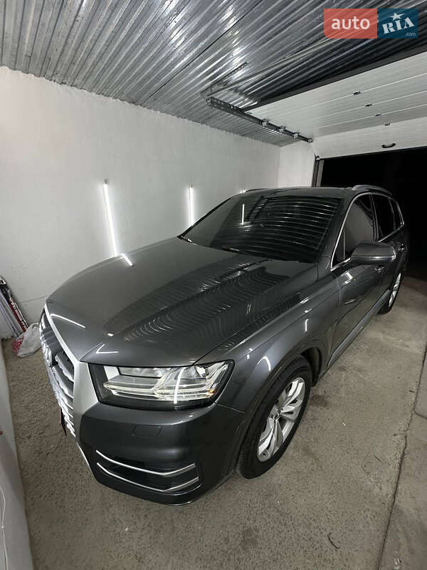 Позашляховик / Кросовер Audi Q7 2018 в Рівному