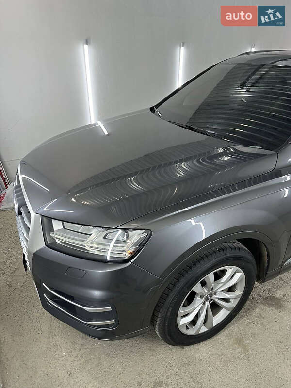 Позашляховик / Кросовер Audi Q7 2018 в Рівному