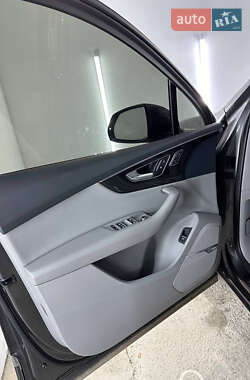 Внедорожник / Кроссовер Audi Q7 2018 в Ровно