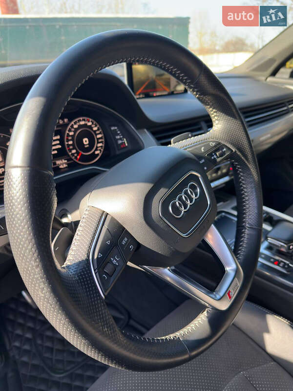 Внедорожник / Кроссовер Audi Q7 2017 в Житомире