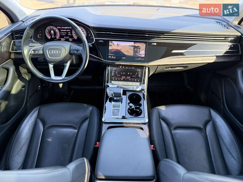 Внедорожник / Кроссовер Audi Q7 2019 в Киеве