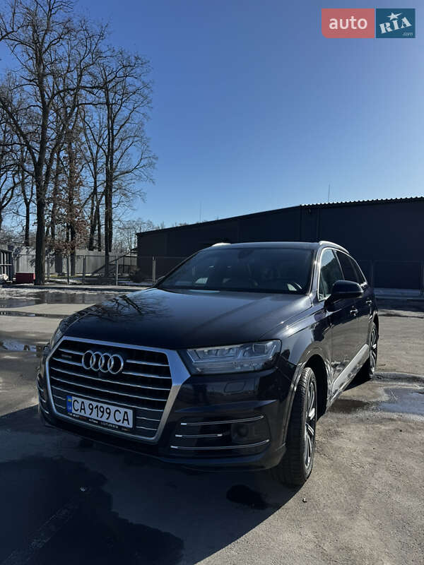 Позашляховик / Кросовер Audi Q7 2016 в Умані