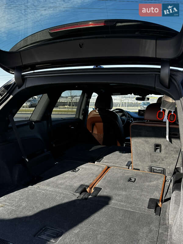 Позашляховик / Кросовер Audi Q7 2016 в Умані