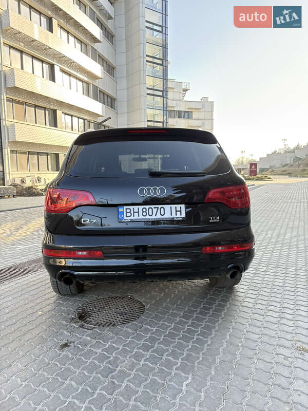 Позашляховик / Кросовер Audi Q7 2010 в Одесі