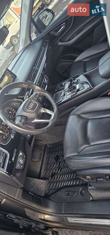 Позашляховик / Кросовер Audi Q7 2017 в Києві фото 11 Позашляховик / Кросовер Audi Q7 2017 в Києві