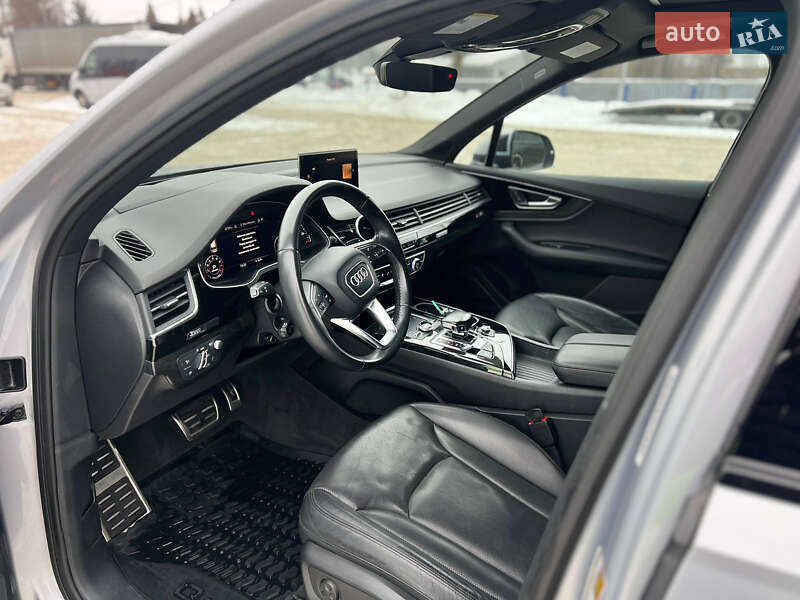 Позашляховик / Кросовер Audi Q7 2017 в Києві