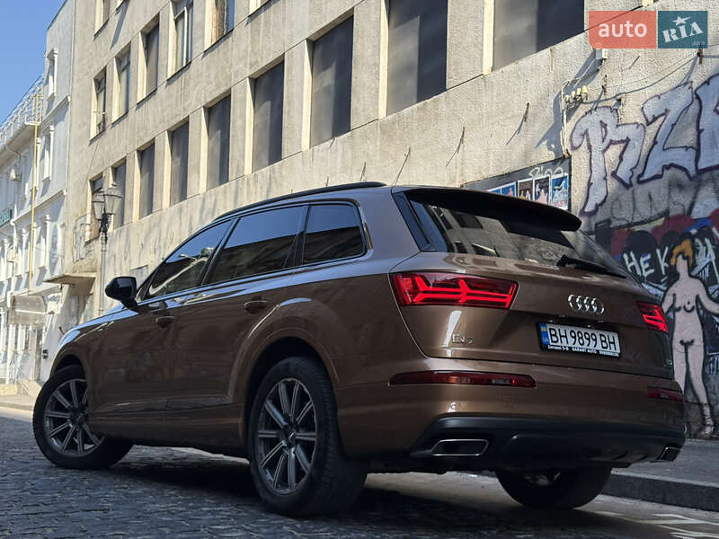 Внедорожник / Кроссовер Audi Q7 2017 в Одессе