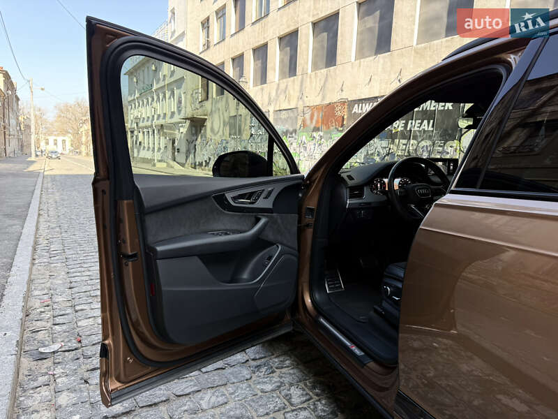 Внедорожник / Кроссовер Audi Q7 2017 в Одессе