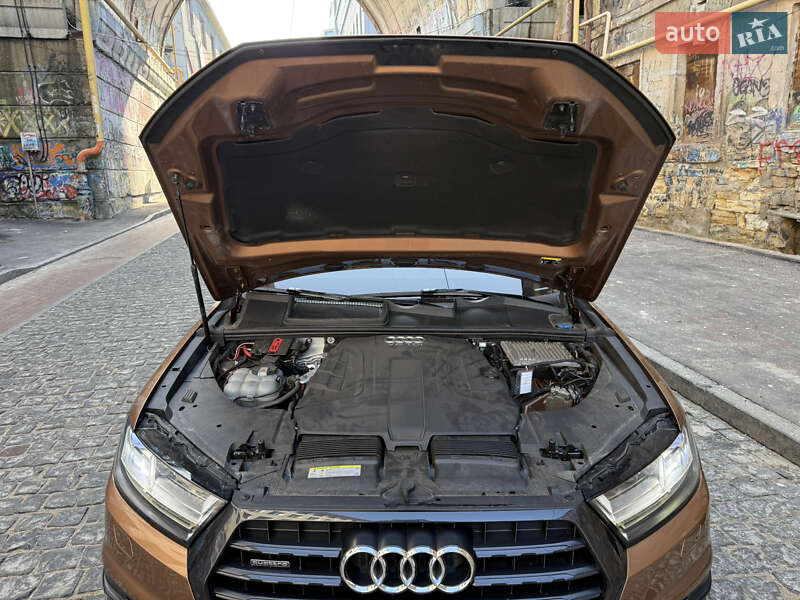 Внедорожник / Кроссовер Audi Q7 2017 в Одессе