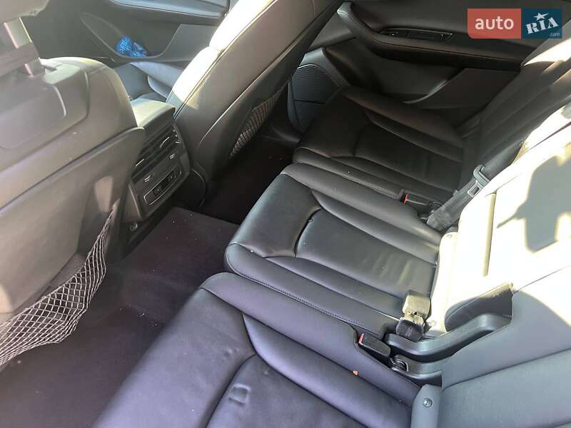 Позашляховик / Кросовер Audi Q7 2022 в Полтаві