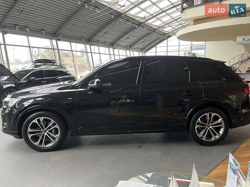 Позашляховик / Кросовер Audi Q7 2025 в Дніпрі
