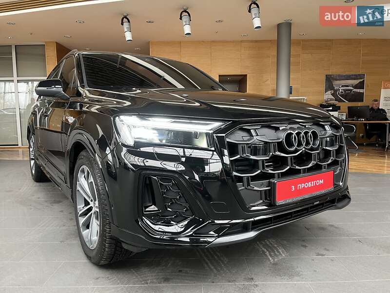 Позашляховик / Кросовер Audi Q7 2025 в Дніпрі