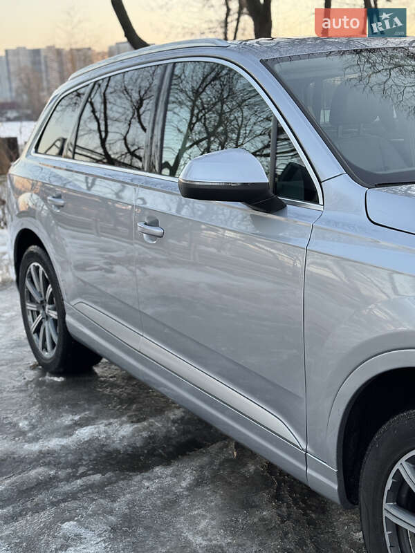 Позашляховик / Кросовер Audi Q7 2017 в Києві фото 11 Позашляховик / Кросовер Audi Q7 2017 в Києві