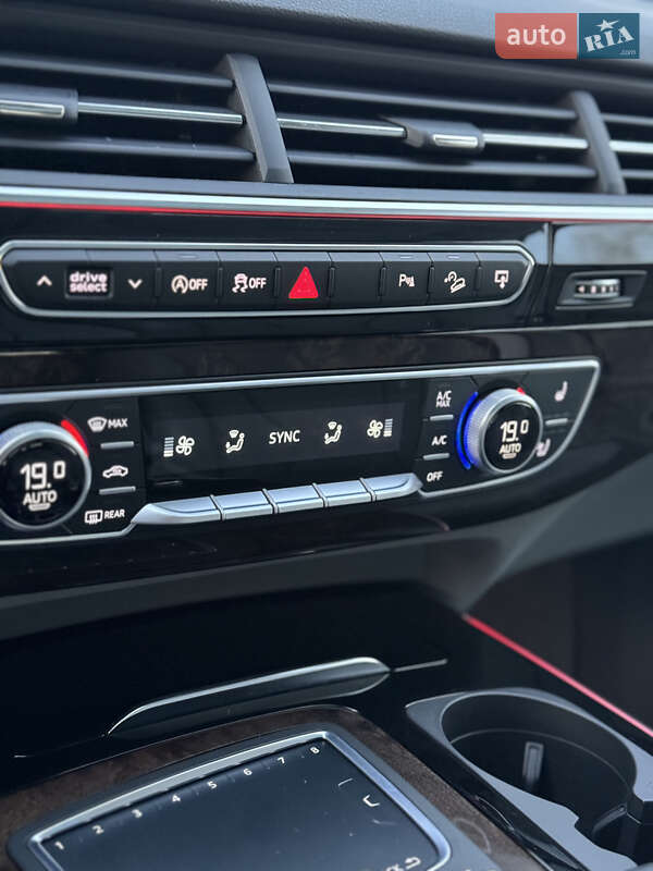 Позашляховик / Кросовер Audi Q7 2017 в Києві фото 32 Позашляховик / Кросовер Audi Q7 2017 в Києві