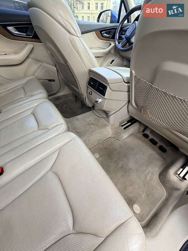 Позашляховик / Кросовер Audi Q7 2017 в Львові