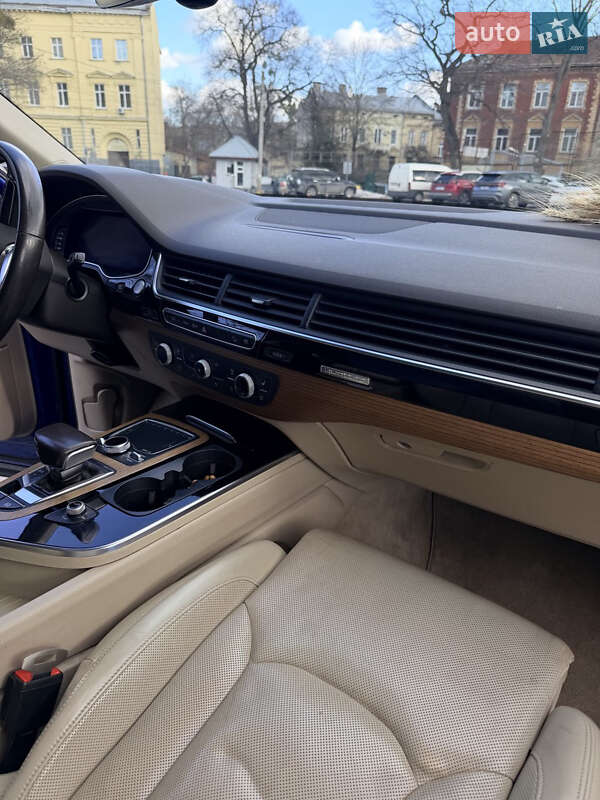 Позашляховик / Кросовер Audi Q7 2017 в Львові