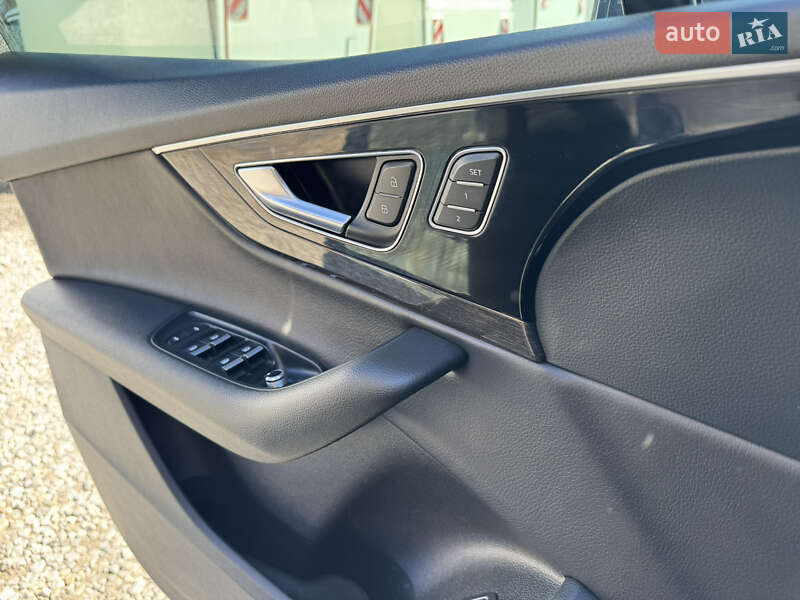 Позашляховик / Кросовер Audi Q7 2018 в Вінниці