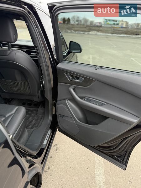 Внедорожник / Кроссовер Audi Q7 2020 в Киеве