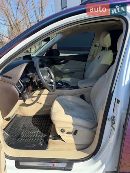 Позашляховик / Кросовер Audi Q7 2017 в Хмельницькому