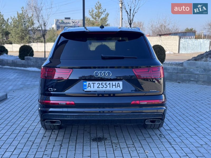 Внедорожник / Кроссовер Audi Q7 2017 в Ровно
