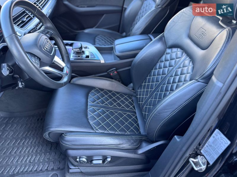 Внедорожник / Кроссовер Audi Q7 2017 в Ровно