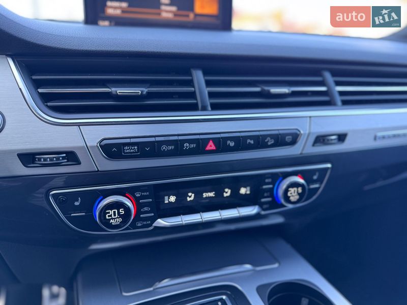 Внедорожник / Кроссовер Audi Q7 2017 в Ровно