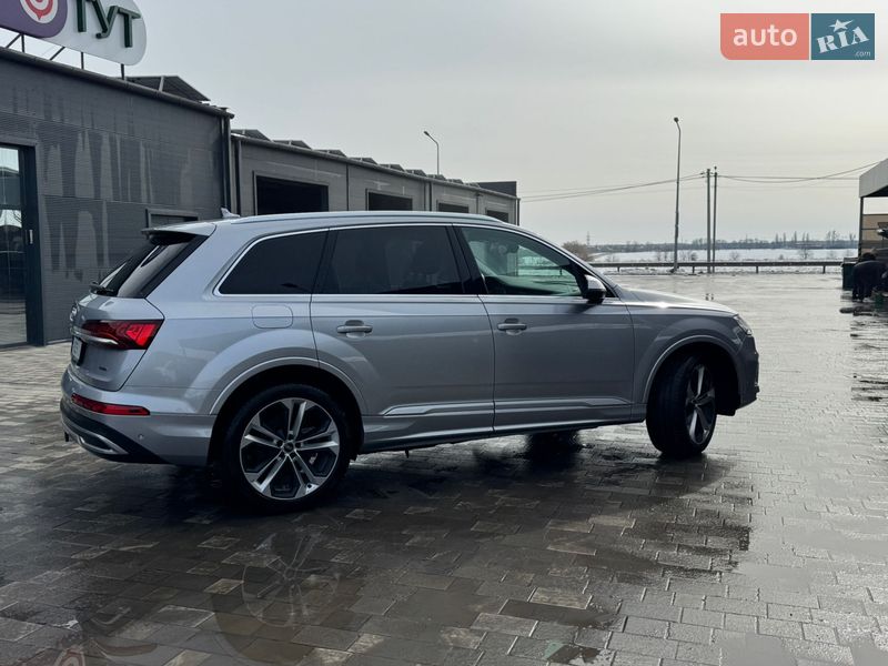 Внедорожник / Кроссовер Audi Q7 2021 в Полтаве
