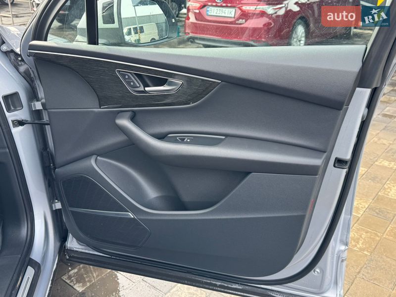 Внедорожник / Кроссовер Audi Q7 2021 в Полтаве
