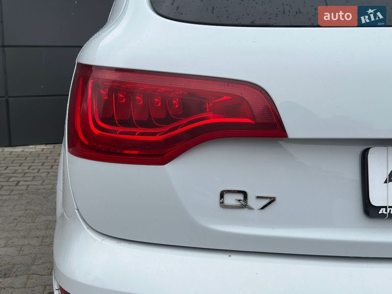 Внедорожник / Кроссовер Audi Q7 2013 в Одессе