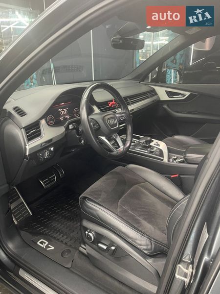 Внедорожник / Кроссовер Audi Q7 2017 в Киеве
