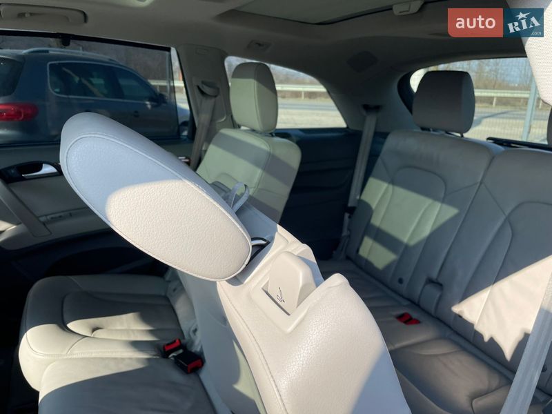 Внедорожник / Кроссовер Audi Q7 2013 в Хусте