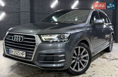 Позашляховик / Кросовер Audi Q7 2015 в Києві