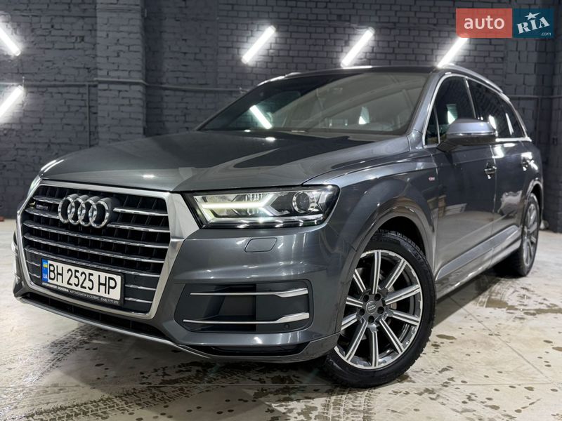 Внедорожник / Кроссовер Audi Q7 2015 в Киеве