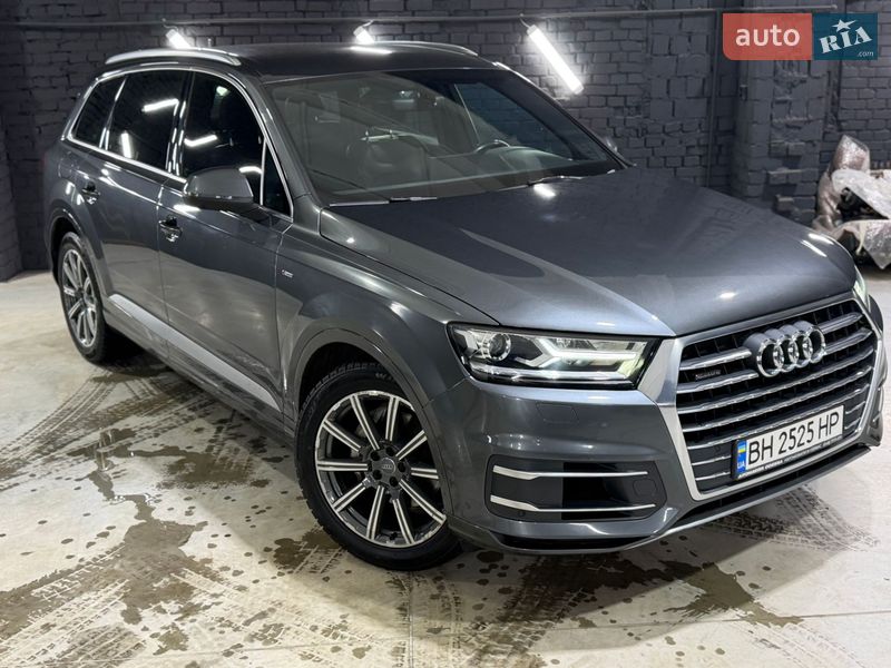 Внедорожник / Кроссовер Audi Q7 2015 в Киеве