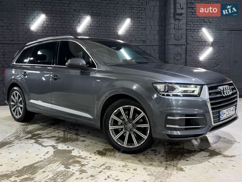 Внедорожник / Кроссовер Audi Q7 2015 в Киеве