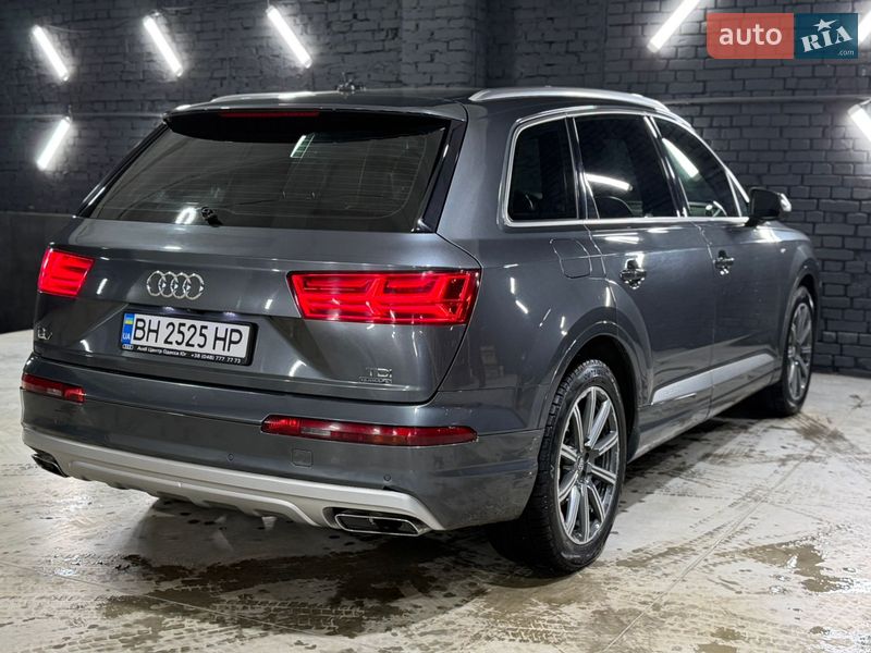 Внедорожник / Кроссовер Audi Q7 2015 в Киеве