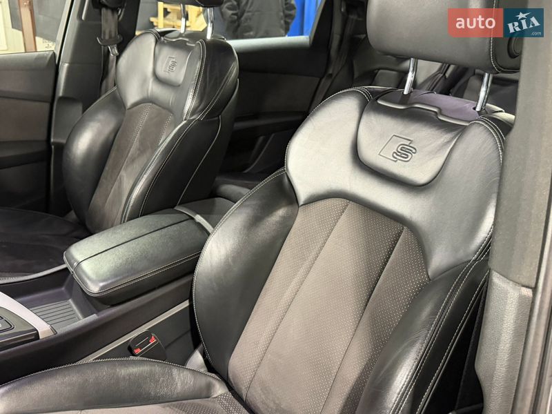 Внедорожник / Кроссовер Audi Q7 2015 в Киеве