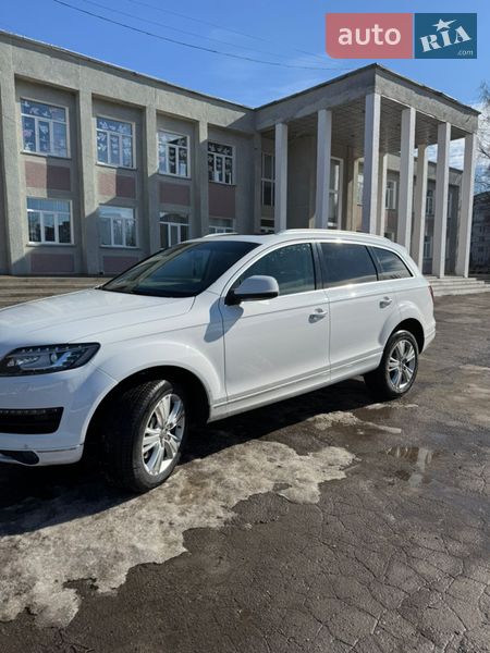 Позашляховик / Кросовер Audi Q7 2010 в Волочиську