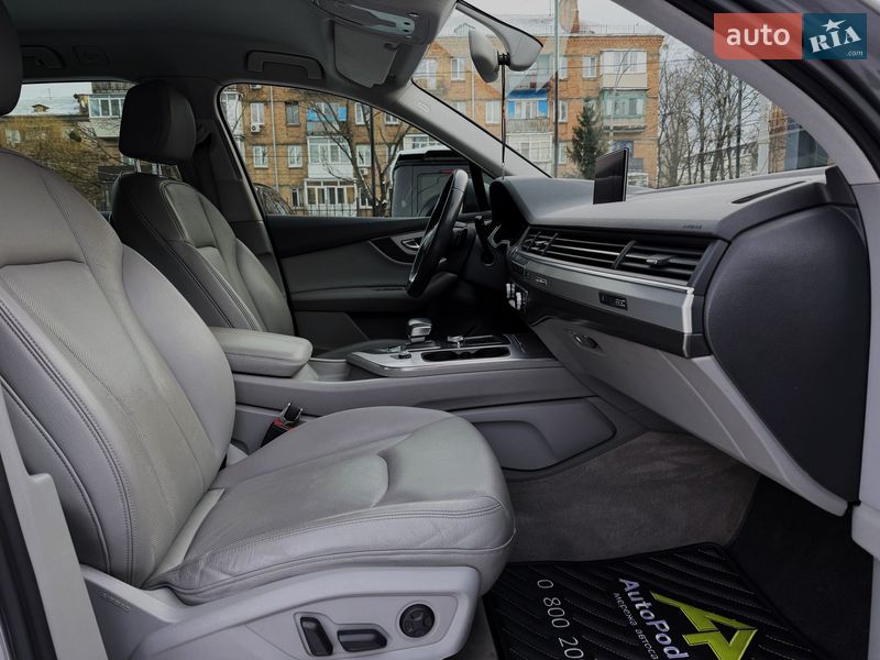 Внедорожник / Кроссовер Audi Q7 2015 в Киеве