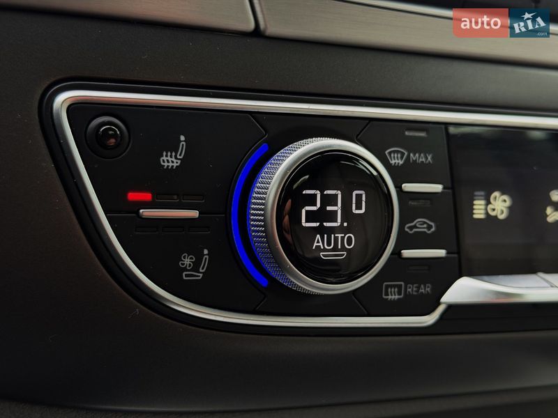 Внедорожник / Кроссовер Audi Q7 2015 в Киеве