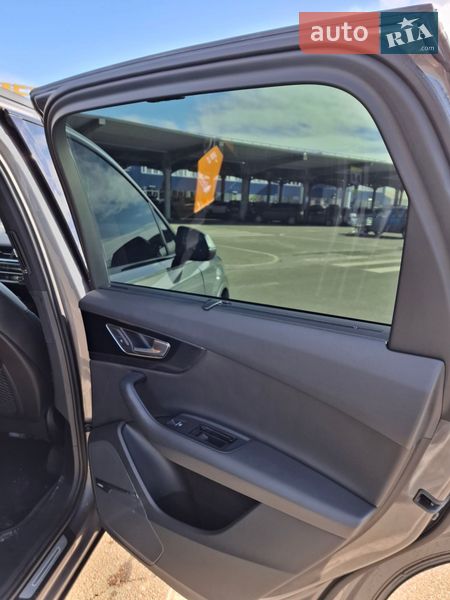 Внедорожник / Кроссовер Audi Q7 2016 в Киеве