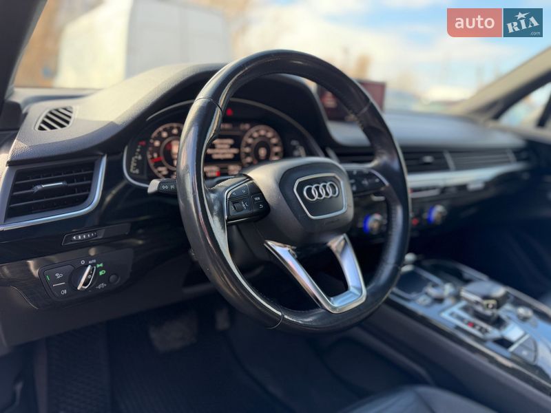 Внедорожник / Кроссовер Audi Q7 2016 в Киеве