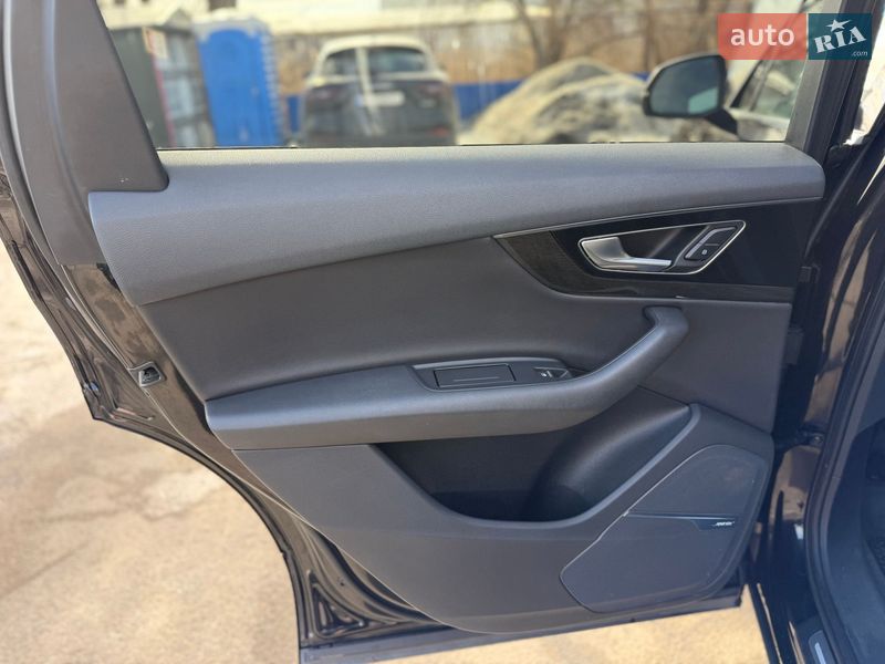 Внедорожник / Кроссовер Audi Q7 2016 в Киеве