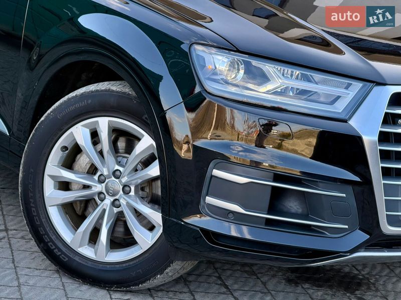 Позашляховик / Кросовер Audi Q7 2018 в Стрию