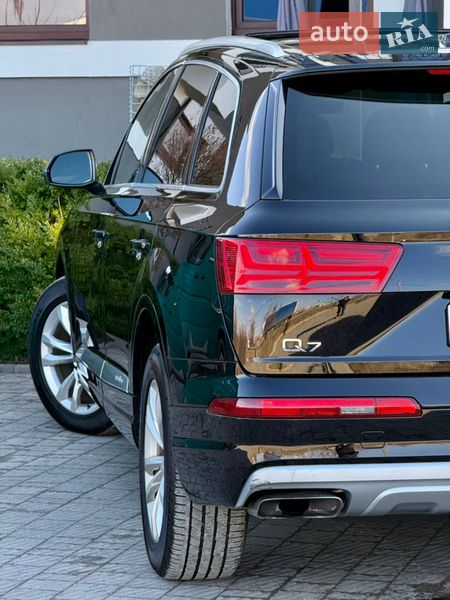 Позашляховик / Кросовер Audi Q7 2018 в Стрию