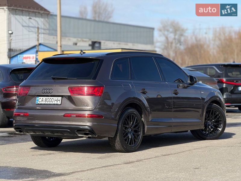 Внедорожник / Кроссовер Audi Q7 2016 в Киеве