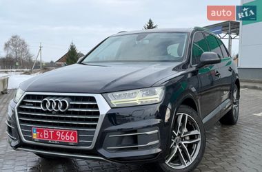 Внедорожник / Кроссовер Audi Q7 2017 в Нововолынске