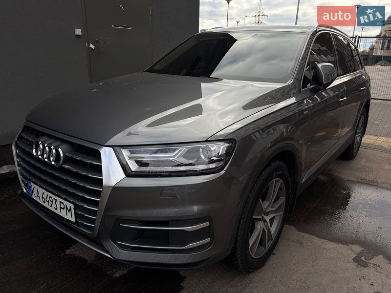 Внедорожник / Кроссовер Audi Q7 2016 в Киеве