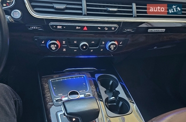Внедорожник / Кроссовер Audi Q7 2015 в Мукачево