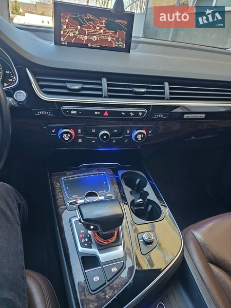 Внедорожник / Кроссовер Audi Q7 2015 в Мукачево